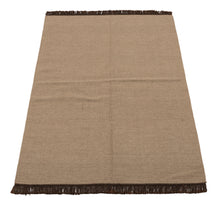 Carica l'immagine nel visualizzatore di Gallery, New Design Original Authentic Hand Made Kilim India 200x140 CM
