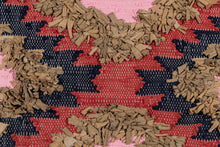Carica l'immagine nel visualizzatore di Gallery, New Design Original Authentic Hand Made Kilim India 200x140 CM
