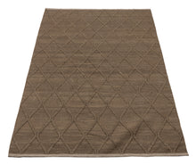 Carica l'immagine nel visualizzatore di Gallery, New Design Original Authentic Hand Made Kilim India 200x140 CM
