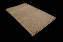 Carica l&#39;immagine nel visualizzatore di Gallery, New Design Original Authentic Hand Made Kilim India 220x140 CM
