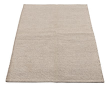Carica l'immagine nel visualizzatore di Gallery, New Design Original Authentic Hand Made Kilim India 200x140 CM
