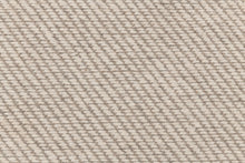 Carica l'immagine nel visualizzatore di Gallery, New Design Original Authentic Hand Made Kilim India 200x140 CM
