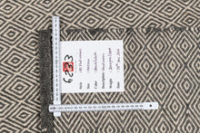 Carica l'immagine nel visualizzatore di Gallery, New Design Original Authentic Hand Made Kilim India 200x140 CM
