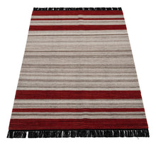 Carica l'immagine nel visualizzatore di Gallery, New Design Original Authentic Hand Made Kilim India 200x140 CM
