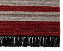 Carica l'immagine nel visualizzatore di Gallery, New Design Original Authentic Hand Made Kilim India 200x140 CM
