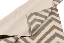 Carica l'immagine nel visualizzatore di Gallery, New Design Original Authentic Hand Made Kilim India 200x140 CM
