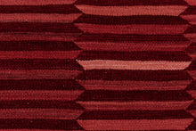 Carica l&#39;immagine nel visualizzatore di Gallery, New Design Original Authentic Hand Made Kilim India 240x177 CM
