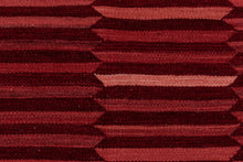 Lade das Bild in den Galerie-Viewer, 240x177 CM New Design Original Authentic Hand Made Kilim India 

