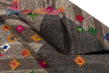 Lade das Bild in den Galerie-Viewer, New Design Original Authentic Hand Made Kilim India 230x160 CM
