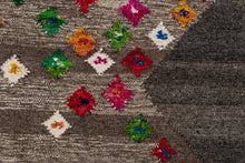 Carica l'immagine nel visualizzatore di Gallery, New Design Original Authentic Hand Made Kilim India 230x160 CM
