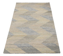 Lade das Bild in den Galerie-Viewer, New Design Original Authentic Hand Made Kilim 230x160 CM
