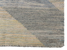 Lade das Bild in den Galerie-Viewer, New Design Original Authentic Hand Made Kilim 230x160 CM
