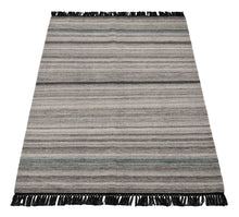 Carica l'immagine nel visualizzatore di Gallery, New Design Original Authentic Hand Made Kilim 210x140 CM
