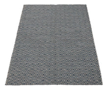 Carica l&#39;immagine nel visualizzatore di Gallery, New Design Original Authentic Hand Made Kilim 200x140 CM
