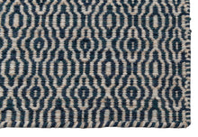 Lade das Bild in den Galerie-Viewer, New Design Original Authentic Hand Made Kilim 200x140 CM
