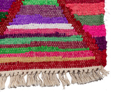 Carica l'immagine nel visualizzatore di Gallery, New Design Original Authentic Hand Made Kilim India 140x70 CM
