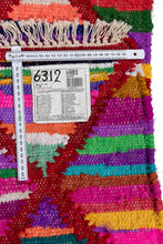 Carica l'immagine nel visualizzatore di Gallery, New Design Original Authentic Hand Made Kilim India 140x70 CM
