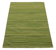 Carica l&#39;immagine nel visualizzatore di Gallery, New Design Original Authentic Hand Made Kilim India 190x138 CM
