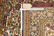 Lade das Bild in den Galerie-Viewer, 160x110 CM Authentic original hand knotted carpet 
