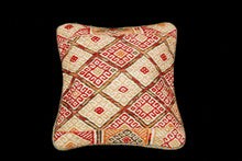 Carica l'immagine nel visualizzatore di Gallery, Original Hand Made Rustic Kilim / Afganistan Origin CM 36x39
