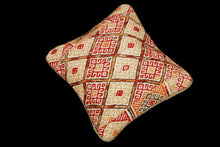 Carica l&#39;immagine nel visualizzatore di Gallery, Original Hand Made Rustic Kilim / Cicim 36x39 CM
