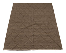 Carica l'immagine nel visualizzatore di Gallery, New Design Original Authentic Hand Made Kilim India 210x140 CM
