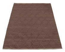 Carica l'immagine nel visualizzatore di Gallery, New Design Original Authentic Hand Made Kilim India 200x140 CM
