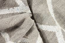 Carica l'immagine nel visualizzatore di Gallery, Autentic Original hand made kelem 150x100 cm
