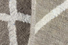 Carica l'immagine nel visualizzatore di Gallery, Autentic Original hand made kelem 150x100 cm
