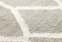 Load image into Gallery viewer, Autentic Original hand made kelem 150x100 cm
