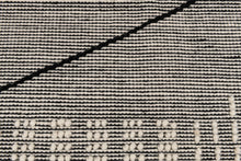 Carica l'immagine nel visualizzatore di Gallery, New Design Original Authentic Hand Made Kilim India 150x100 CM
