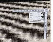 Carica l'immagine nel visualizzatore di Gallery, New Design Original Authentic Hand Made Kilim India 170x100 CM
