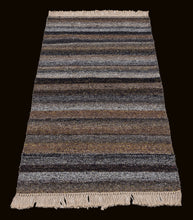 Carica l'immagine nel visualizzatore di Gallery, New Design Original Authentic Hand Made Kilim India 140x70 CM
