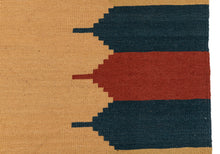 Carica l'immagine nel visualizzatore di Gallery, New Design Original Authentic Hand Made Kilim India 122x69 CM
