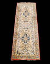 Lade das Bild in den Galerie-Viewer, 270x90 CM Authentic original hand knotted carpet 
