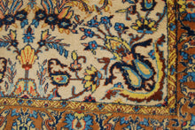 Lade das Bild in den Galerie-Viewer, 270x90 CM Authentic original hand knotted carpet 
