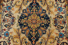 Lade das Bild in den Galerie-Viewer, 270x90 CM Authentic original hand knotted carpet 
