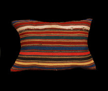 Lade das Bild in den Galerie-Viewer, Original Hand Made Rustic Kilim / Cicim 47x30 CM
