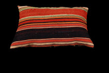 Carica l'immagine nel visualizzatore di Gallery, Original Hand Made Rustic Kilim / Cicim 45x30 CM
