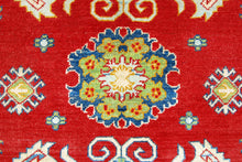 Carica l'immagine nel visualizzatore di Gallery, Hand knotted carpet Ghazni / Chubi - 200x155 CM

