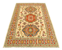 Lade das Bild in den Galerie-Viewer, Hand knotted carpet Ghazni / Chubi - Beige CM 185x125
