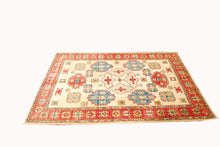 Lade das Bild in den Galerie-Viewer, Hand knotted carpet Ghazni / Chubi - Beige CM 170x118
