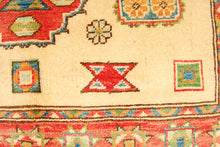 Lade das Bild in den Galerie-Viewer, Hand knotted carpet Ghazni / Chubi - Beige CM 170x118
