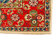 Carica l'immagine nel visualizzatore di Gallery, Hand knotted carpet Ghazni / Chubi Beige / Red 200x155 CM
