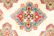 Carica l'immagine nel visualizzatore di Gallery, Hand knotted carpet Ghazni / Chubi Beige / Red Colors 185x120 CM
