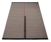 Lade das Bild in den Galerie-Viewer, New Design Original Authentic Hand Made Kilim 300x200 CM
