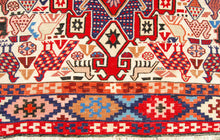 Lade das Bild in den Galerie-Viewer, Authentic original hand knotted carpet kilim varni silk 190x115 CM
