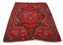 Lade das Bild in den Galerie-Viewer, Rectangular Hand knotted carpet Original Colors 190x153 CM
