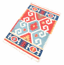 Carica l&#39;immagine nel visualizzatore di Gallery, Kilim Original Authentic Hand Made 90x60 CM
