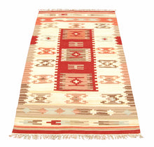 Lade das Bild in den Galerie-Viewer, Kilim Original Authentic Hand Made 150x94 CM
